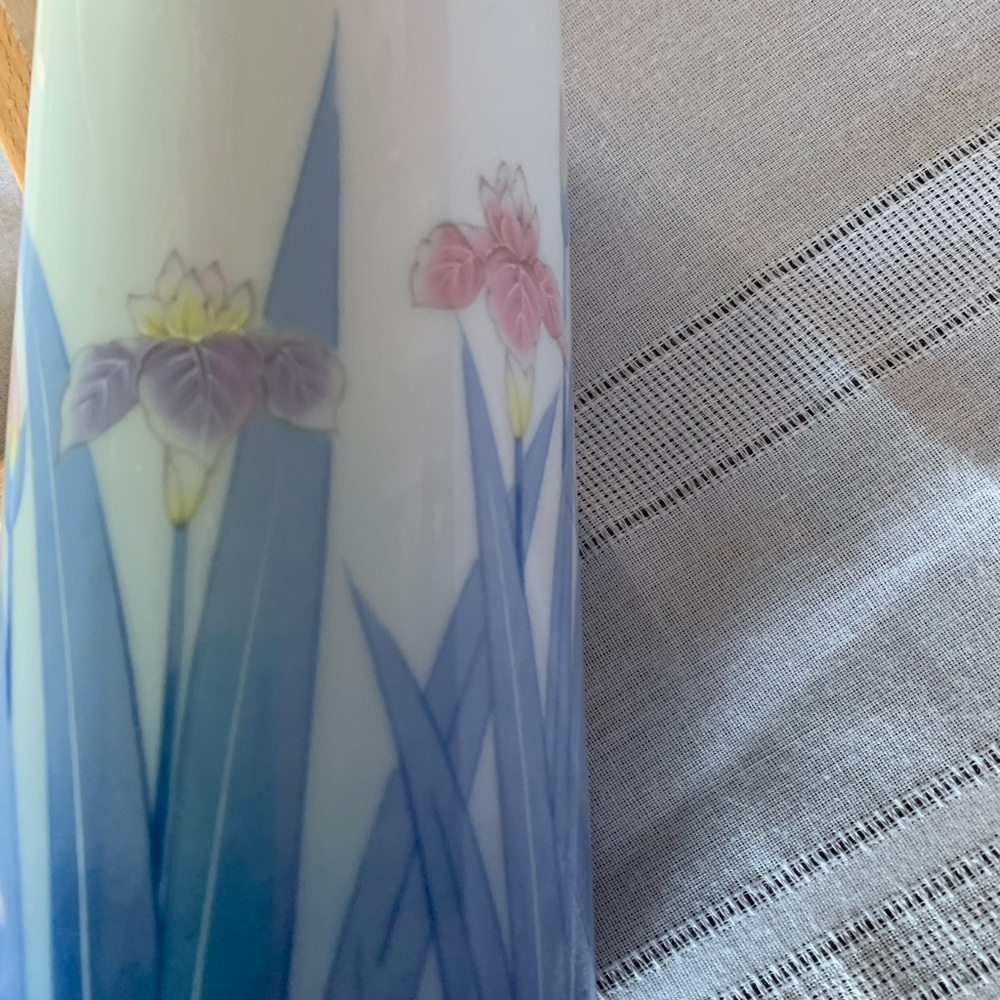 Beautiful vase - Picture 3 of 6